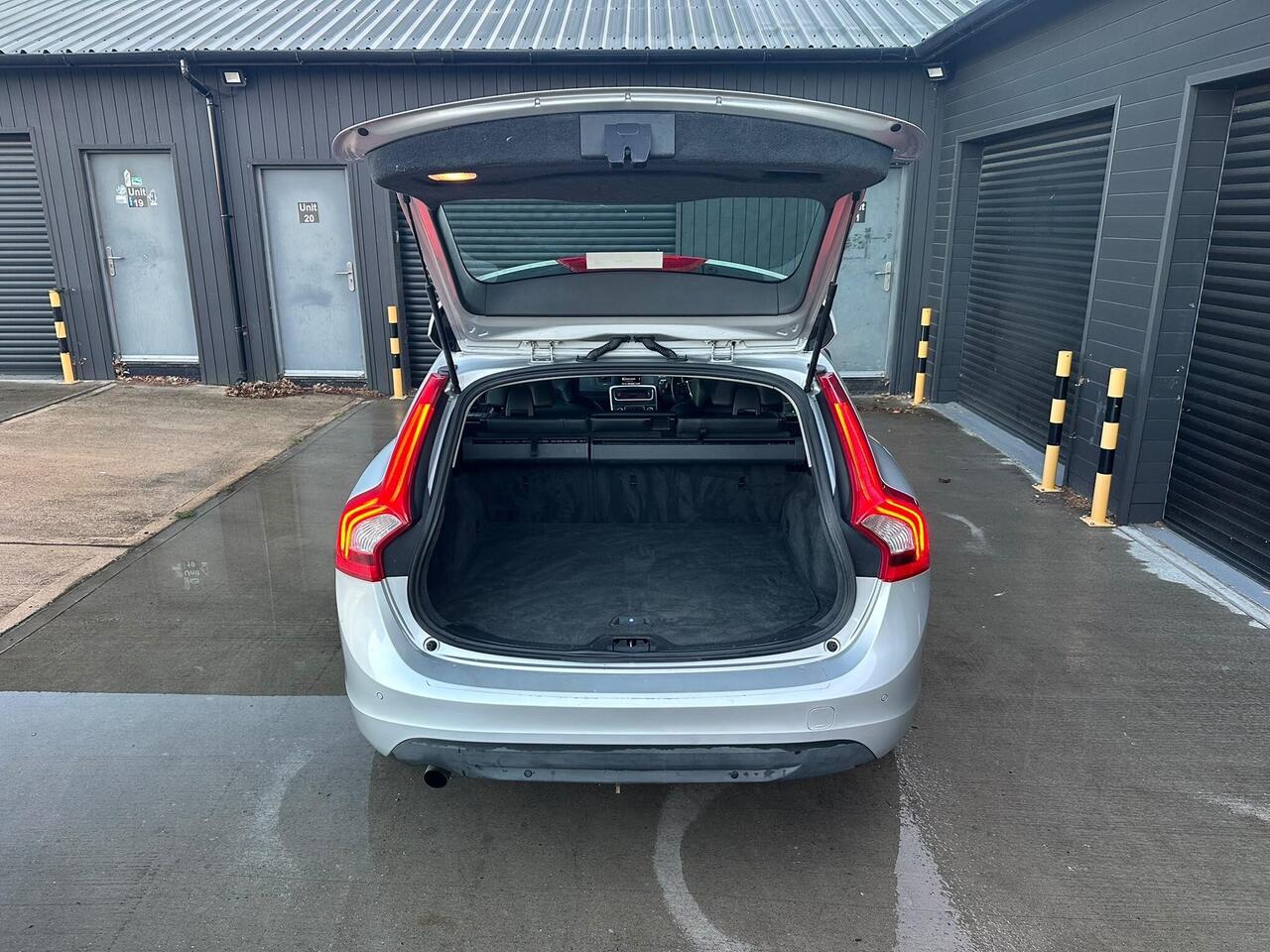 2011 Volvo V60 2.0 D3 SE Lux Geartronic Euro 5 5dr