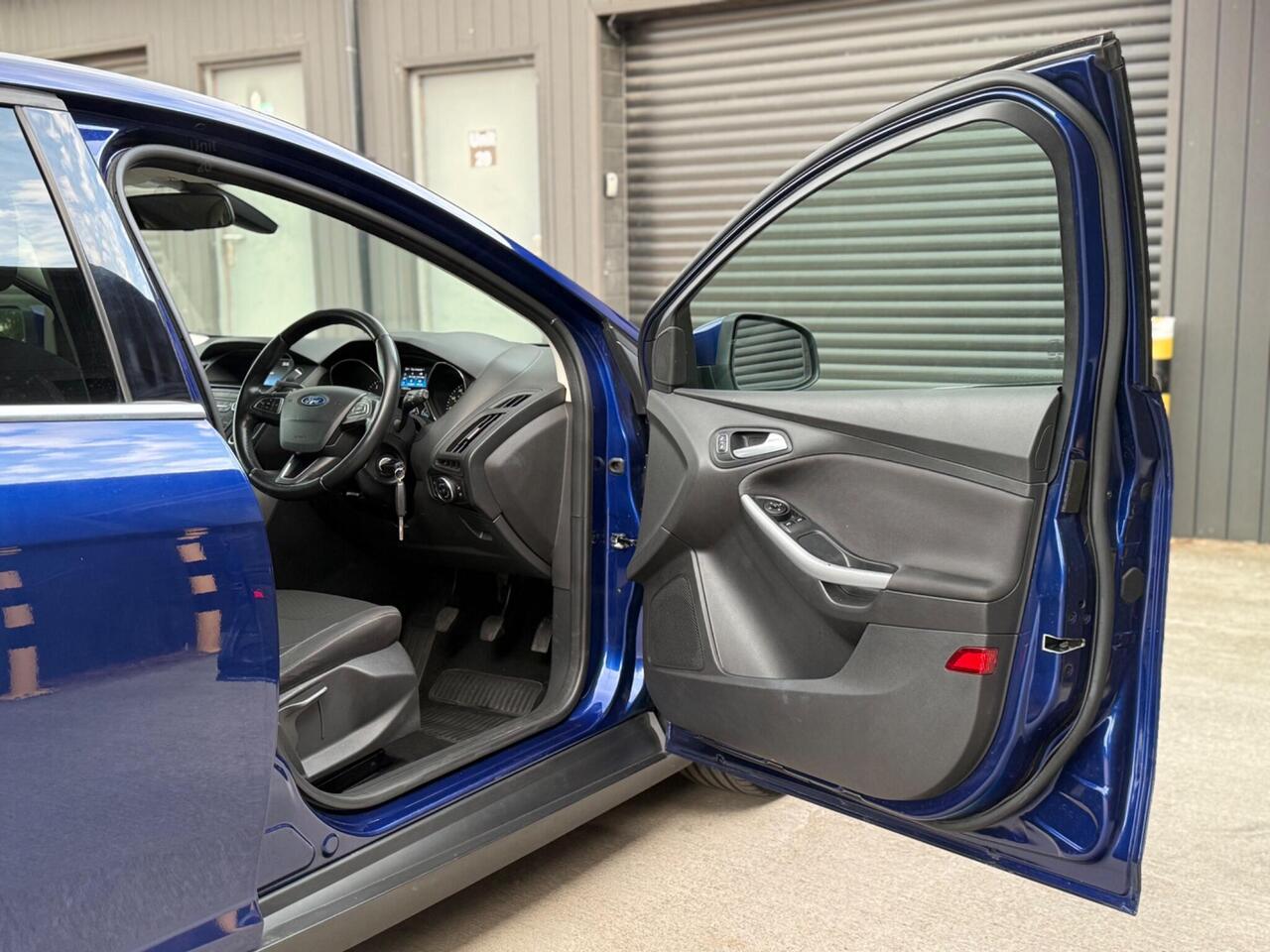 2015 Ford Focus 1.0T EcoBoost Zetec Euro 6 (s/s) 5dr