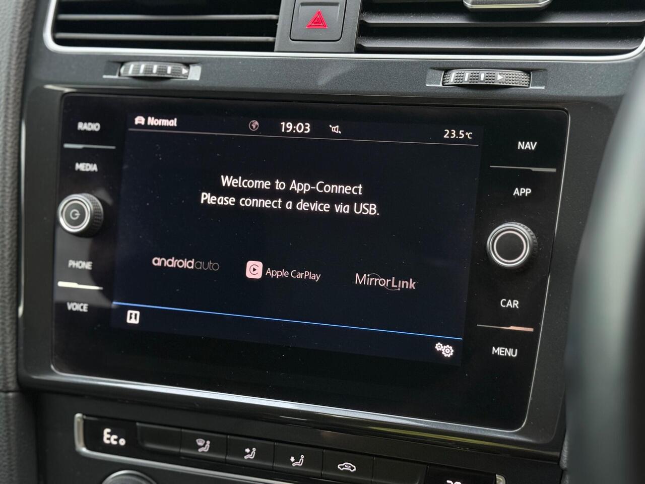 2019 Volkswagen e-Golf 35.8kWh e-Golf Auto 5dr