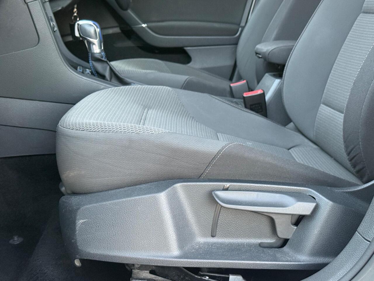 2019 Volkswagen e-Golf 35.8kWh e-Golf Auto 5dr