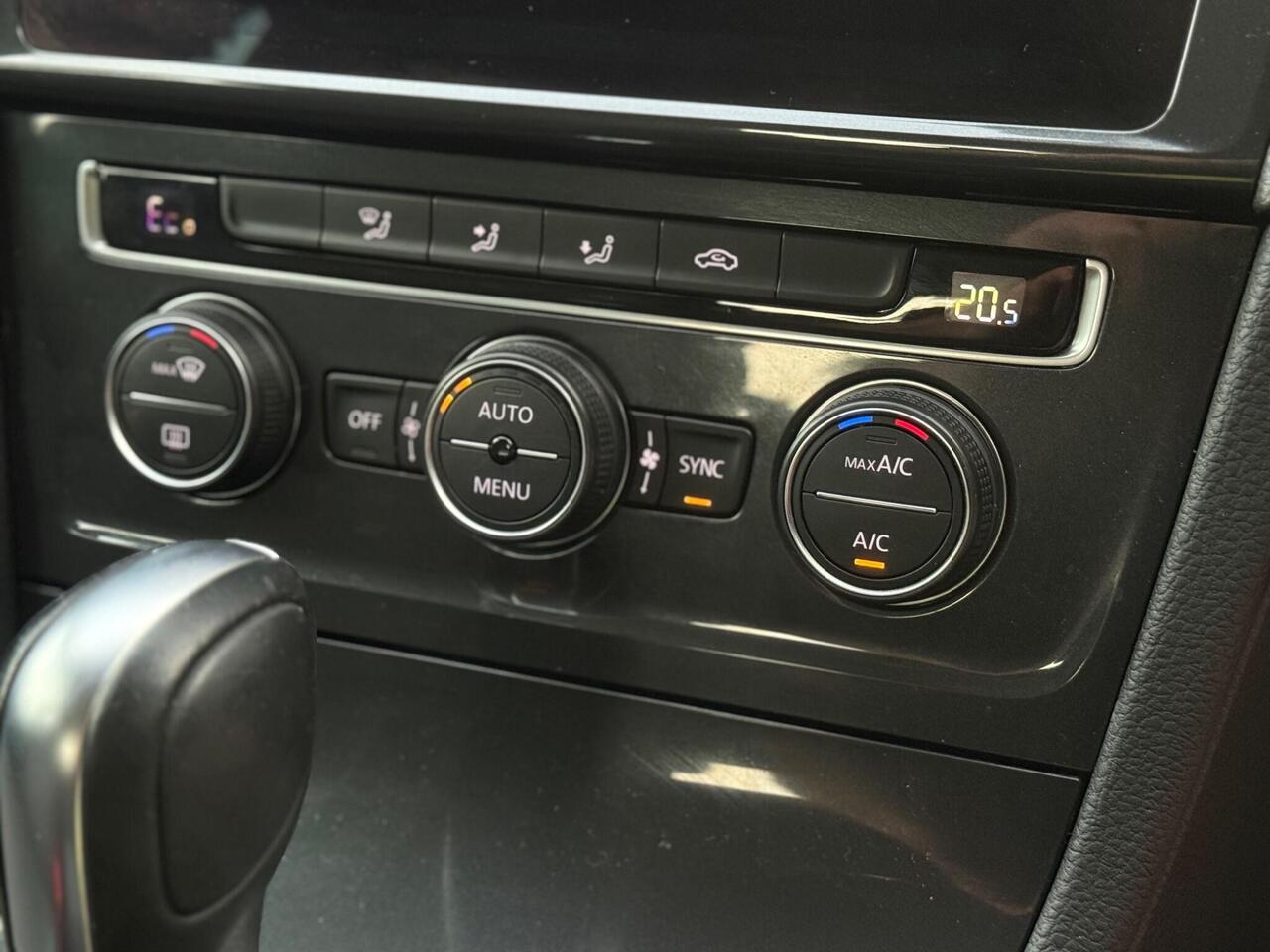 2019 Volkswagen e-Golf 35.8kWh e-Golf Auto 5dr