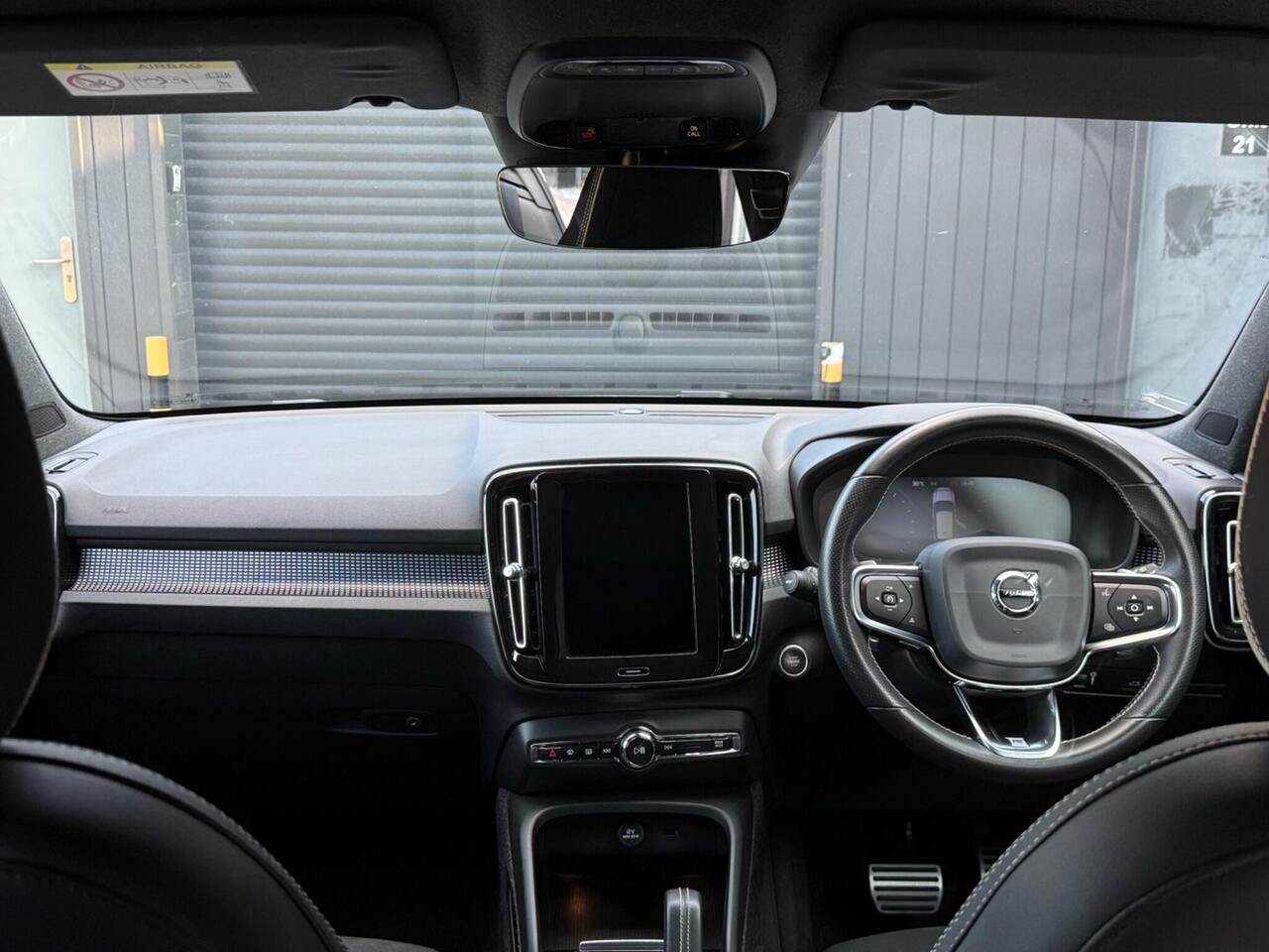 2020 Volvo XC40 2.0 T4 R-Design Pro Auto Euro 6 (s/s) 5dr
