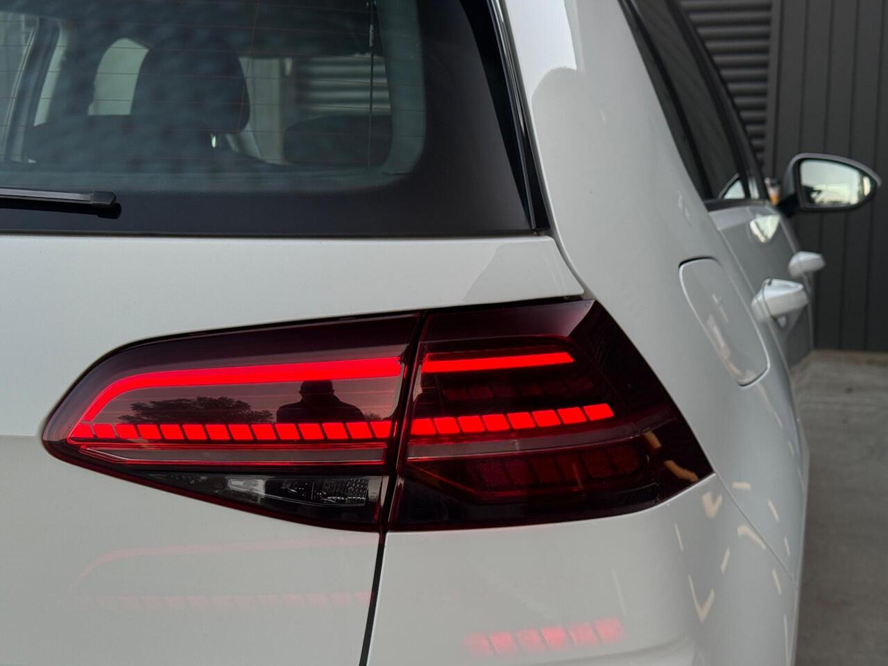 2019 Volkswagen e-Golf 35.8kWh e-Golf Auto 5dr