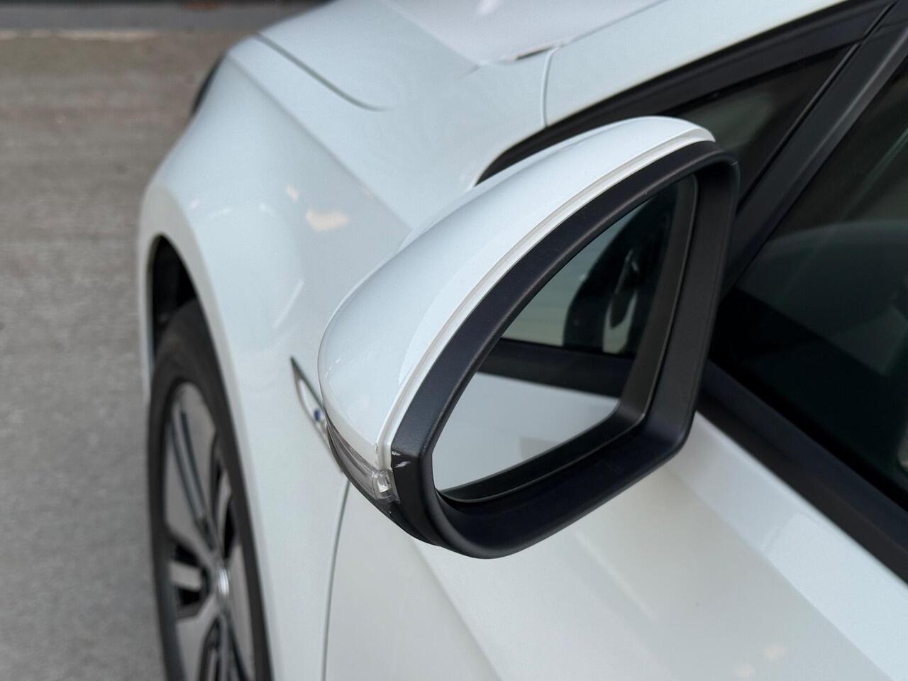 2019 Volkswagen e-Golf 35.8kWh e-Golf Auto 5dr