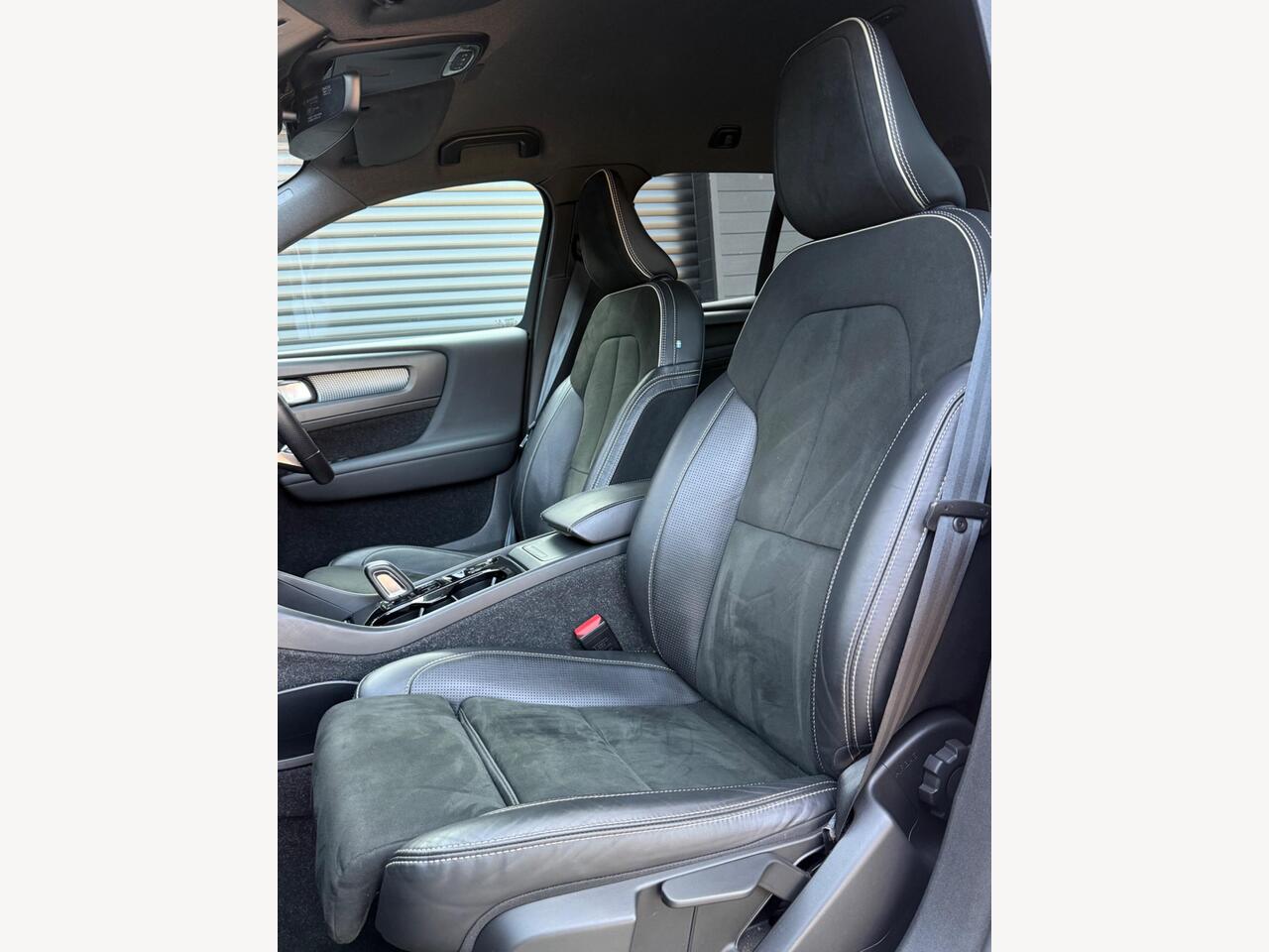 2020 Volvo XC40 2.0 T4 R-Design Pro Auto Euro 6 (s/s) 5dr
