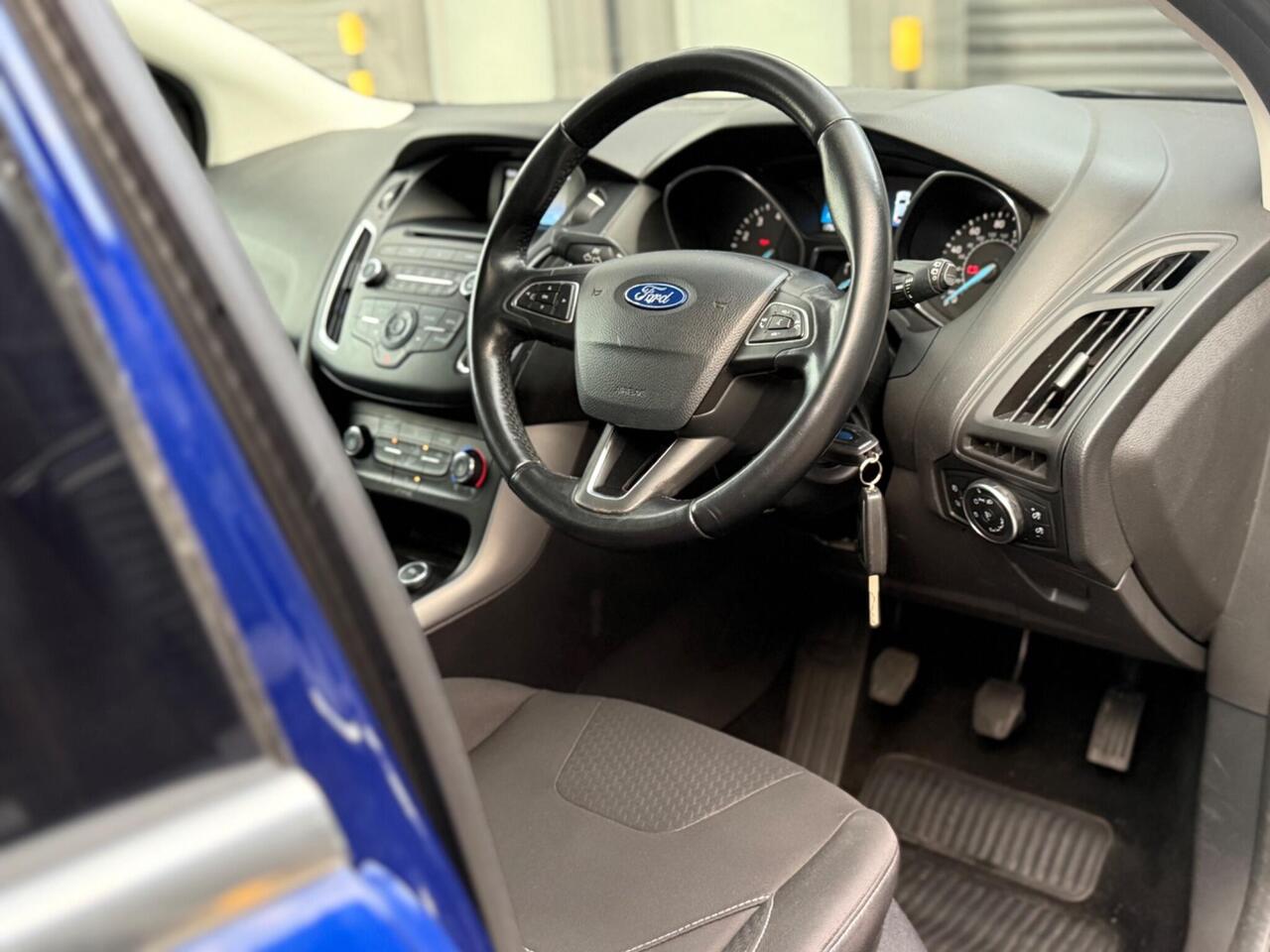 2015 Ford Focus 1.0T EcoBoost Zetec Euro 6 (s/s) 5dr