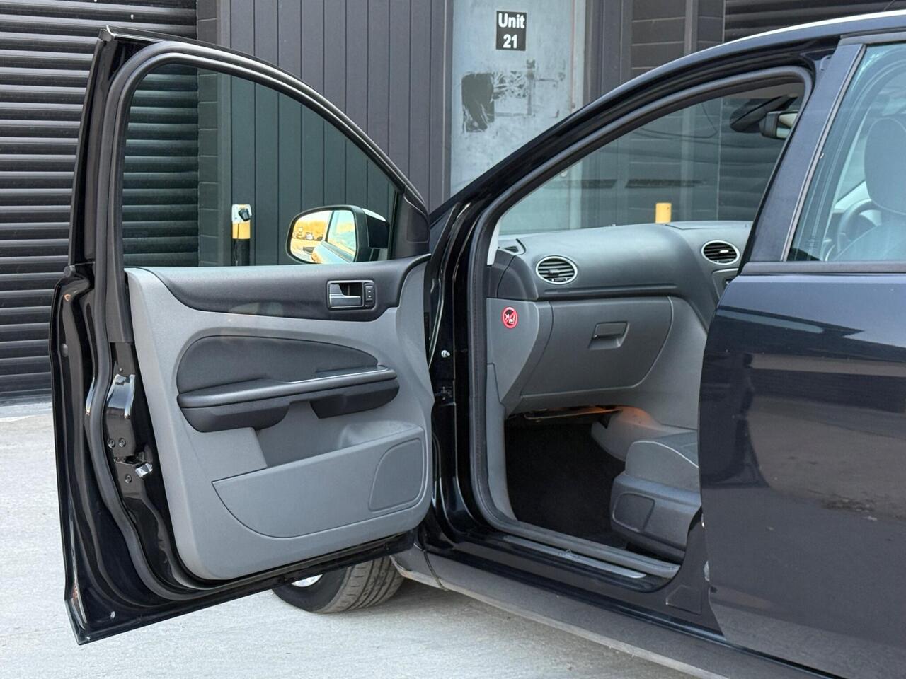 2010 Ford Focus 2.0 TDCi DPF Titanium Powershift 5dr