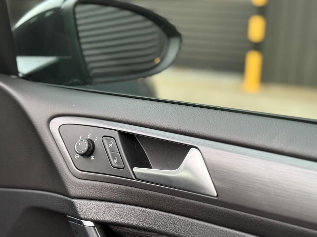 2019 Volkswagen e-Golf 35.8kWh e-Golf Auto 5dr