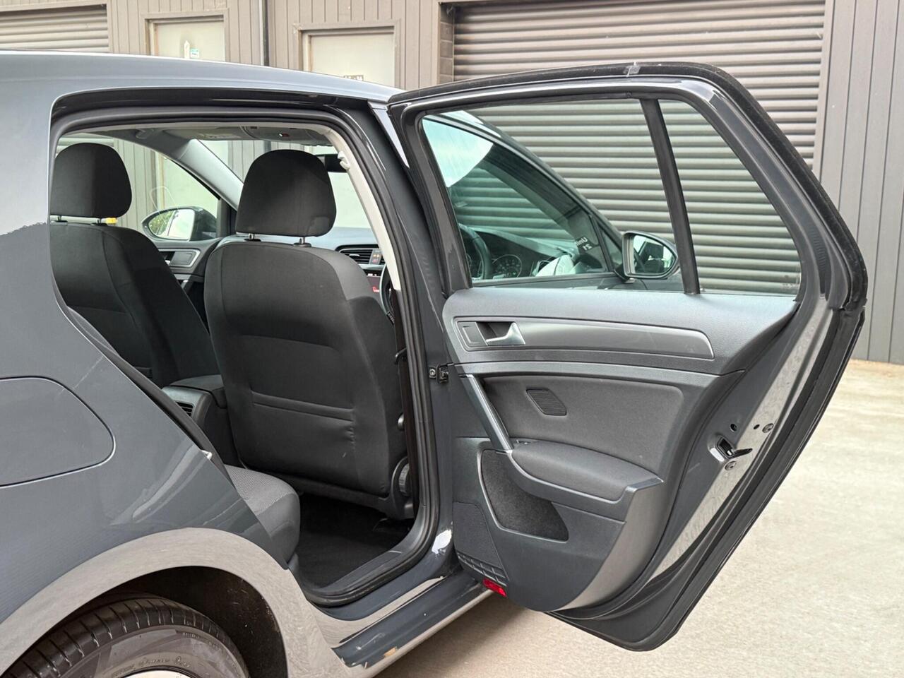 2019 Volkswagen e-Golf 35.8kWh e-Golf Auto 5dr
