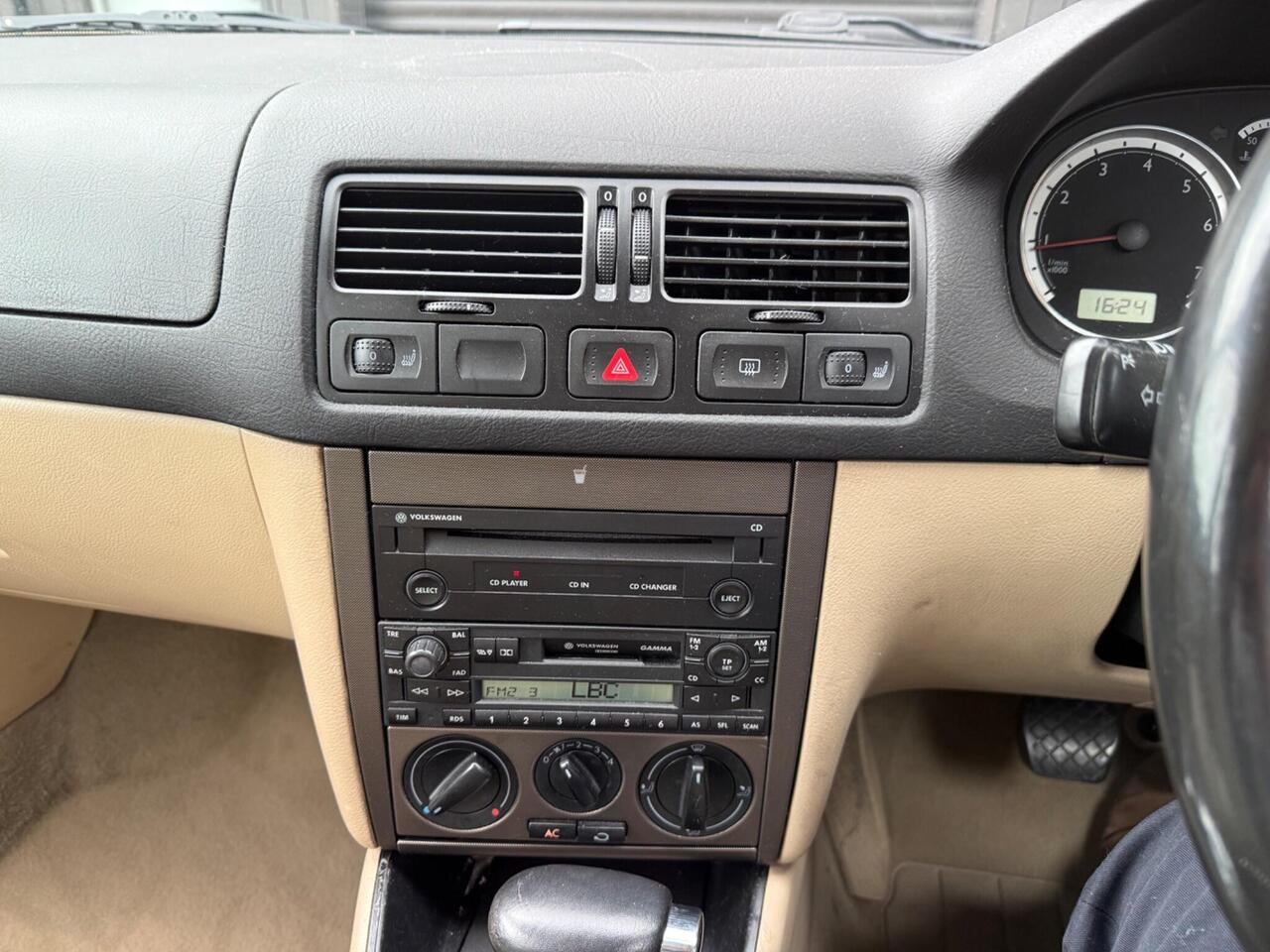 2001 Volkswagen Bora 1.6 SE 4dr