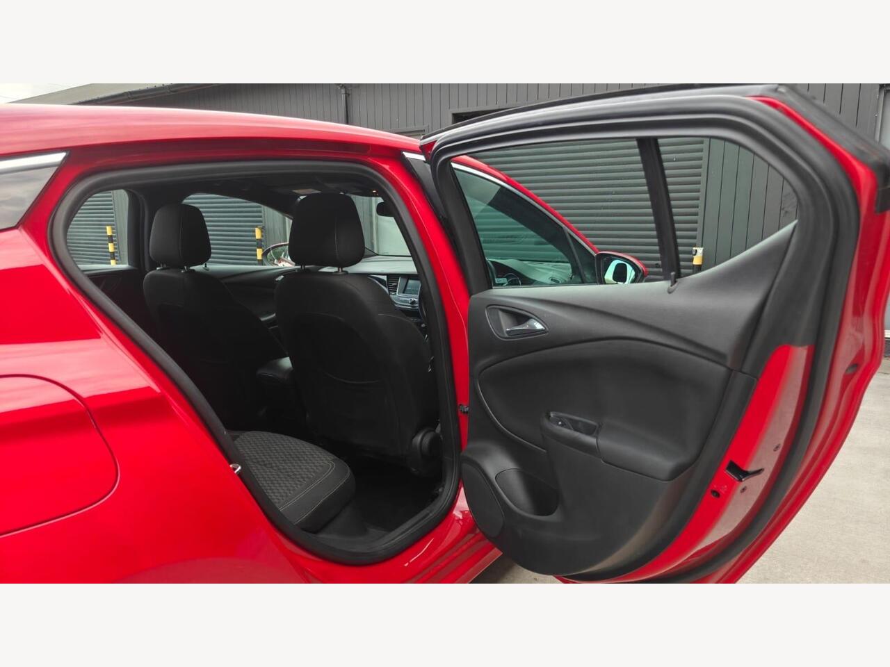 2018 Vauxhall Astra 1.6 CDTi BlueInjection SRi VX Line Euro 6 (s/s) 5dr