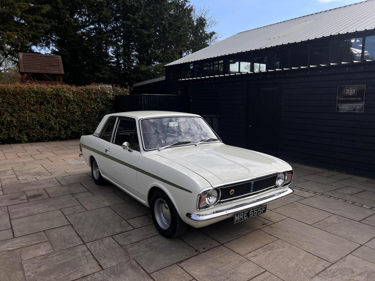 Ford Cortina