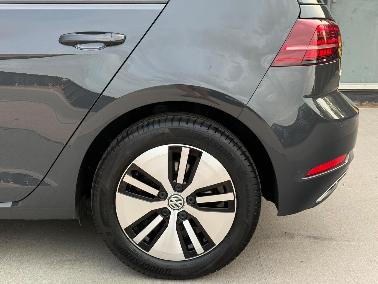 2019 Volkswagen e-Golf 35.8kWh e-Golf Auto 5dr