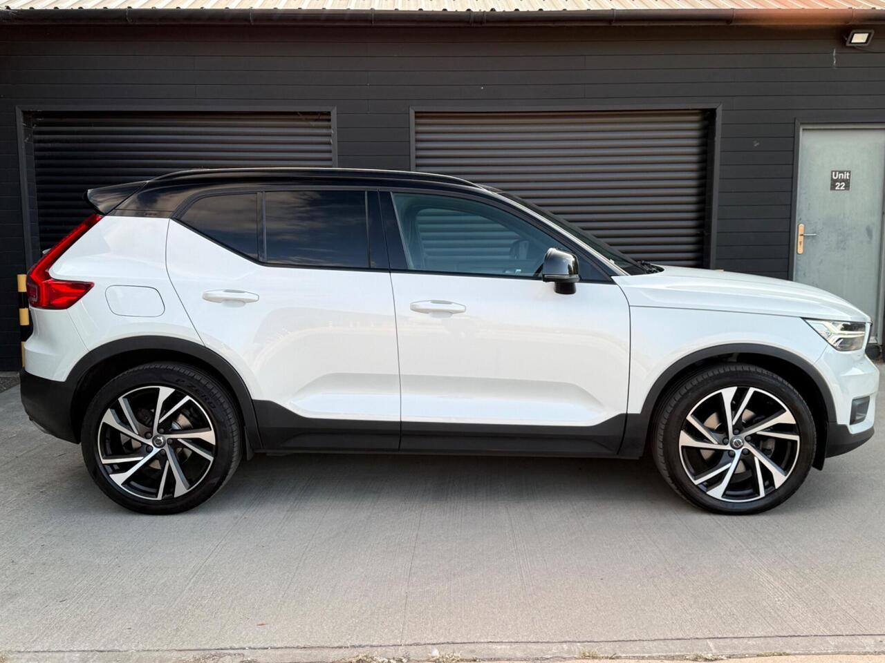 2020 Volvo XC40 2.0 T4 R-Design Pro Auto Euro 6 (s/s) 5dr