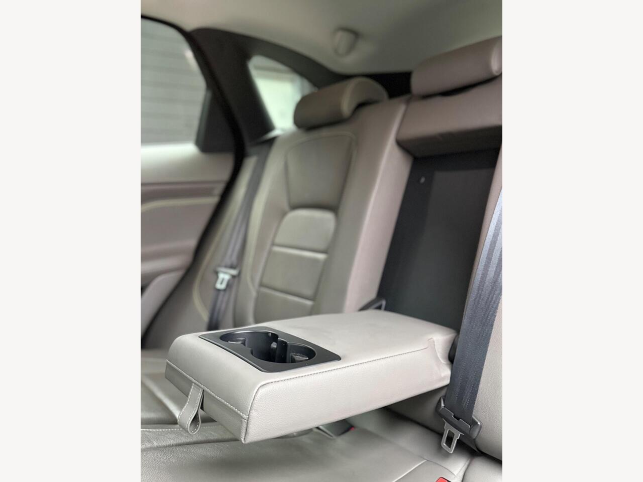 2018 Jaguar F-PACE 2.0 P250i R-Sport Auto AWD Euro 6 (s/s) 5dr