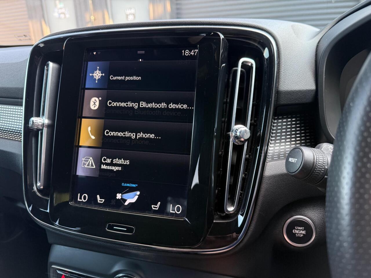 2020 Volvo XC40 2.0 T4 R-Design Pro Auto Euro 6 (s/s) 5dr