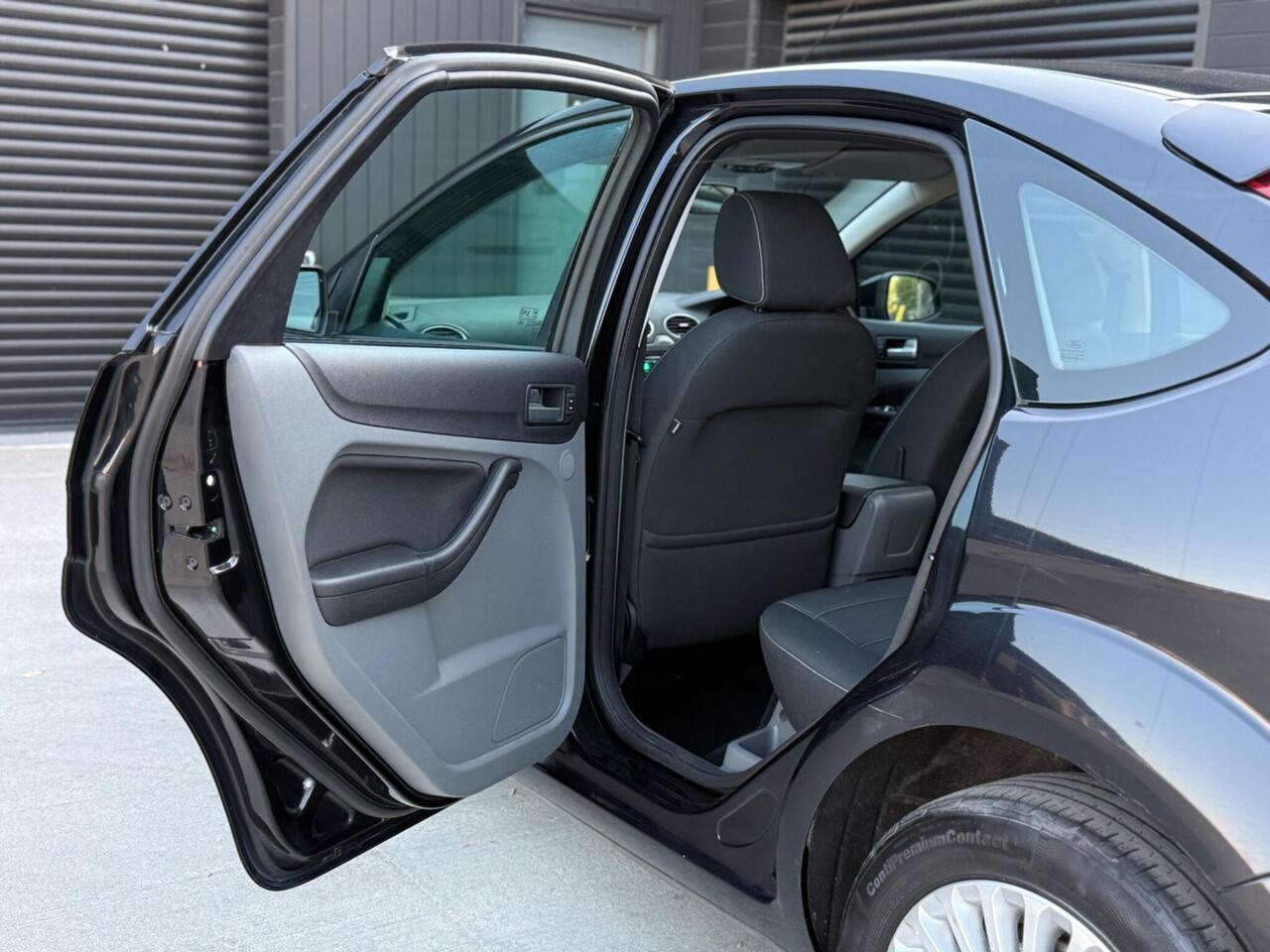 2010 Ford Focus 2.0 TDCi DPF Titanium Powershift 5dr