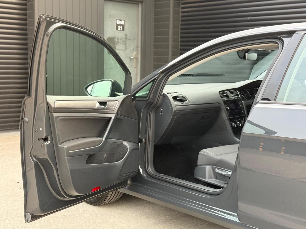 2019 Volkswagen e-Golf 35.8kWh e-Golf Auto 5dr