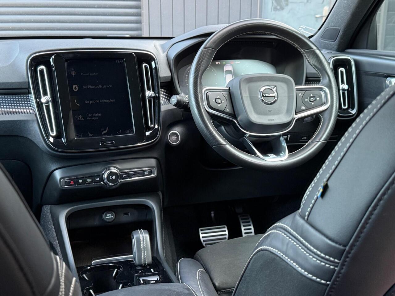 2020 Volvo XC40 2.0 T4 R-Design Pro Auto Euro 6 (s/s) 5dr