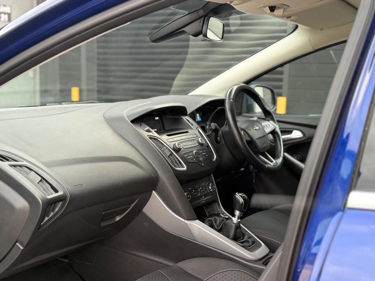 2015 Ford Focus 1.0T EcoBoost Zetec Euro 6 (s/s) 5dr