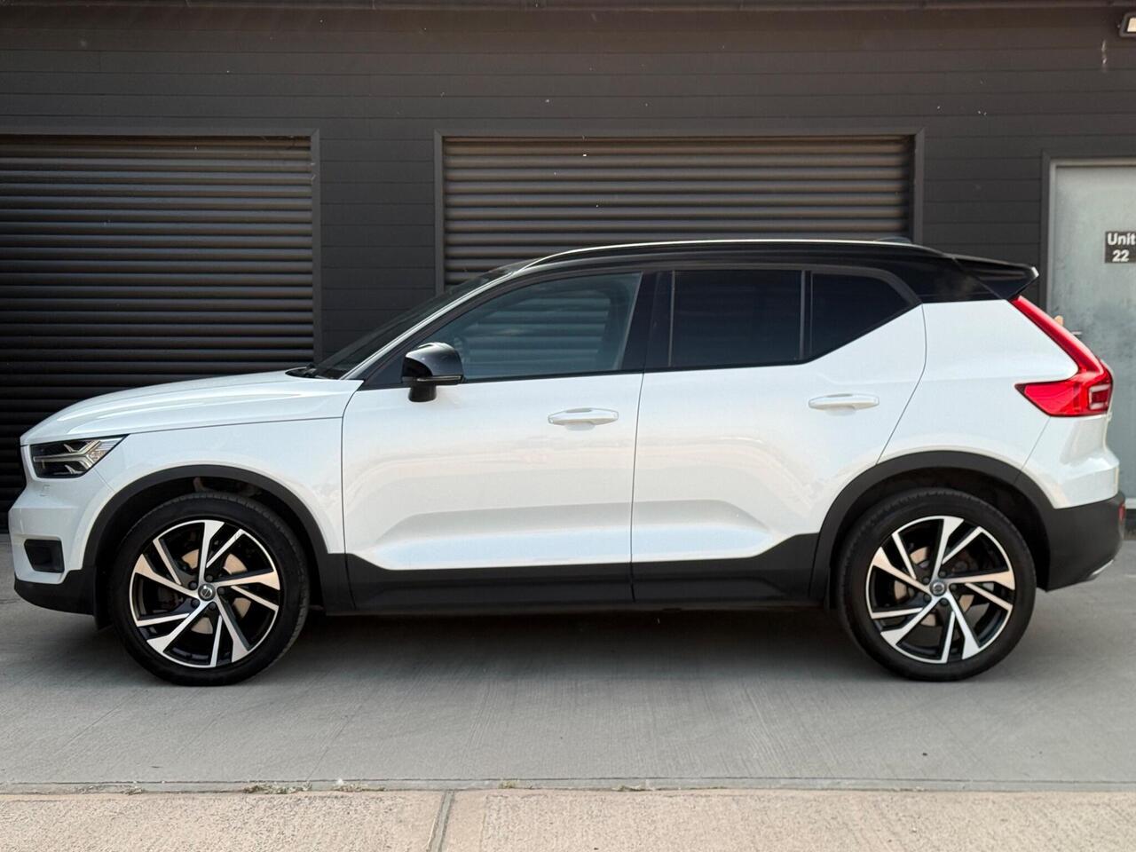2020 Volvo XC40 2.0 T4 R-Design Pro Auto Euro 6 (s/s) 5dr