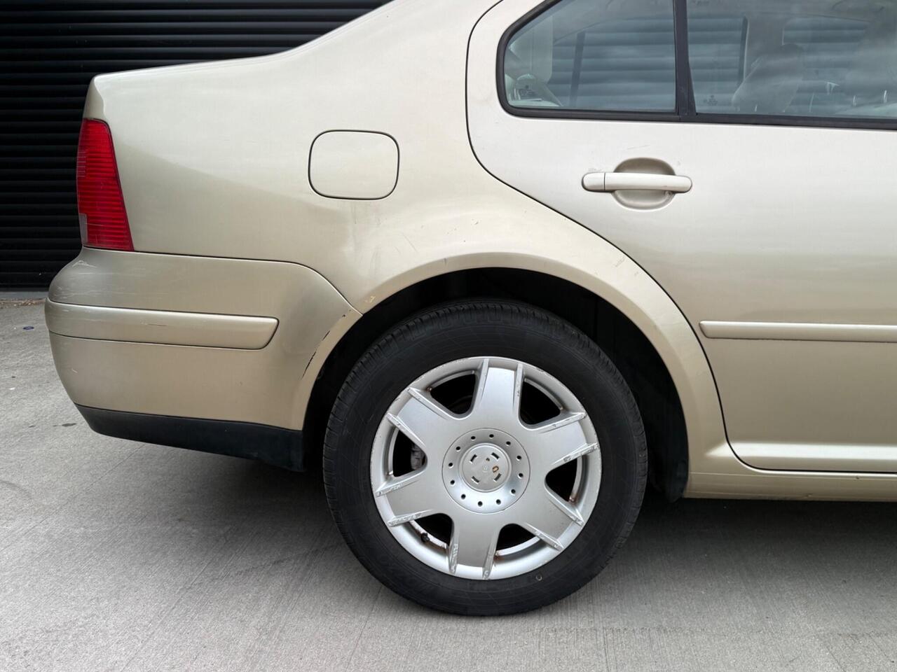 2001 Volkswagen Bora 1.6 SE 4dr