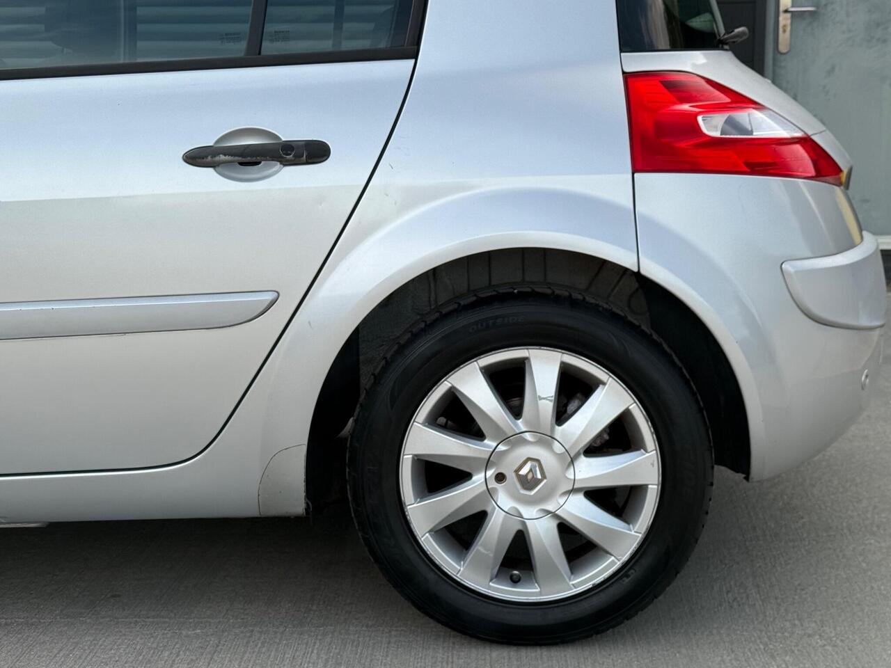 2007 Renault Megane 1.6 VVT Dynamique 5dr