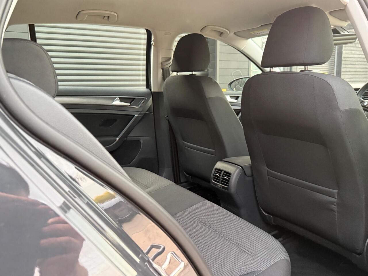 2019 Volkswagen e-Golf 35.8kWh e-Golf Auto 5dr