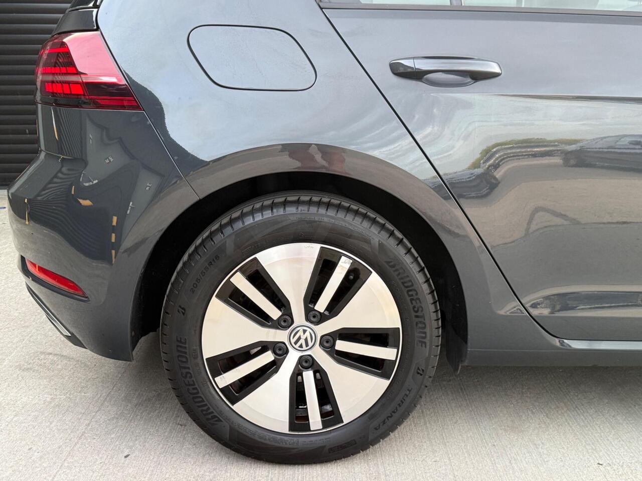 2019 Volkswagen e-Golf 35.8kWh e-Golf Auto 5dr