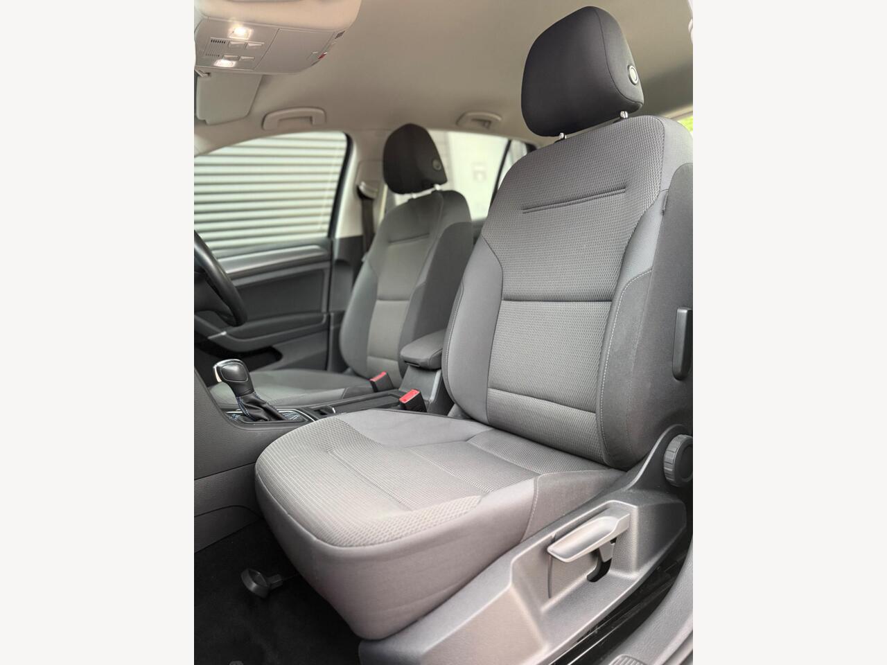 2019 Volkswagen e-Golf 35.8kWh e-Golf Auto 5dr