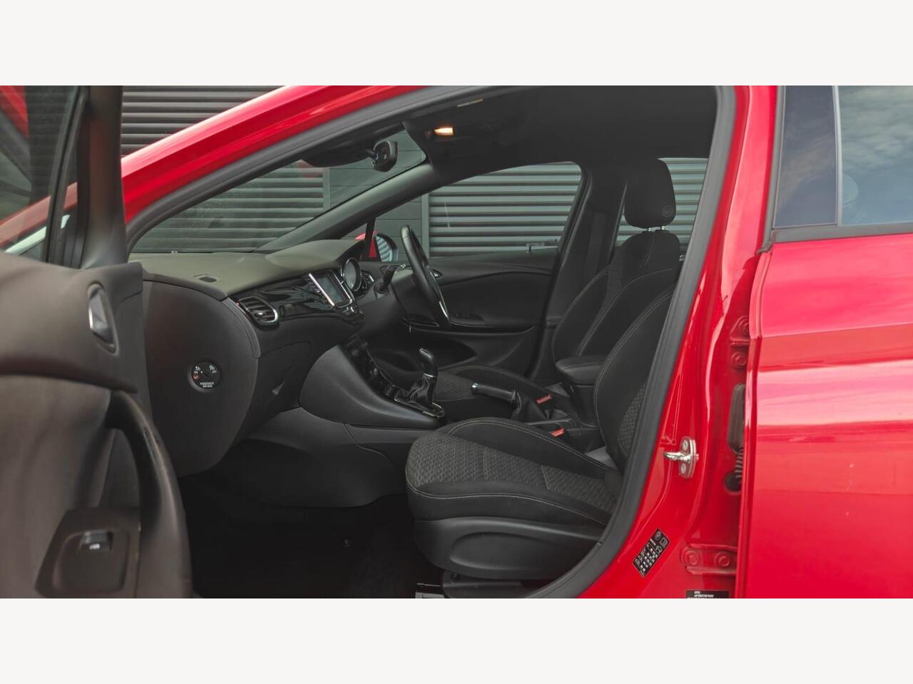 2018 Vauxhall Astra 1.6 CDTi BlueInjection SRi VX Line Euro 6 (s/s) 5dr