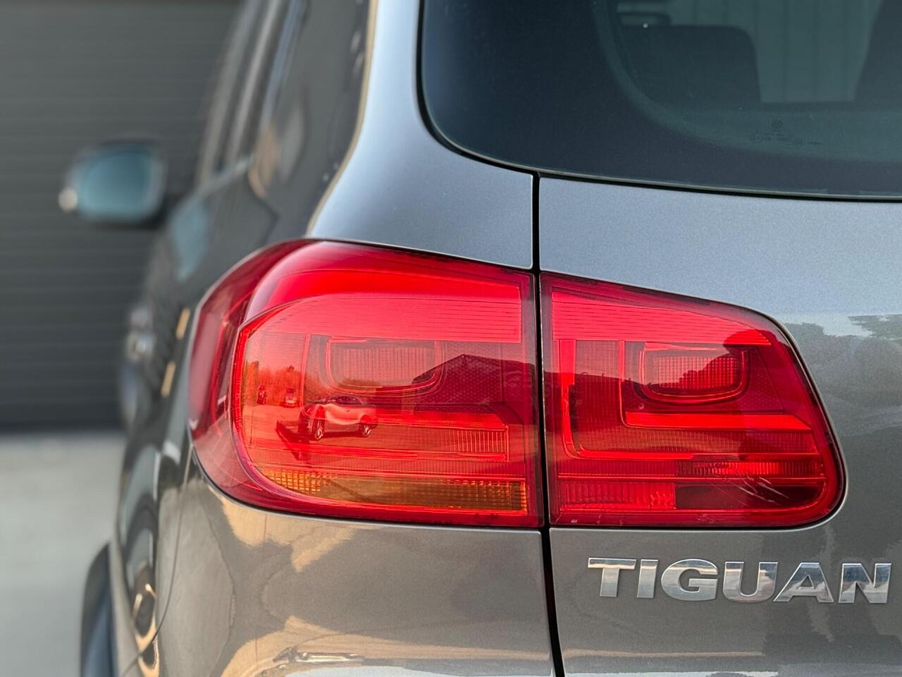 2014 Volkswagen Tiguan 2.0 TDI BlueMotion Tech R-Line DSG 4WD Euro 5 (s/s) 5dr (Nav)