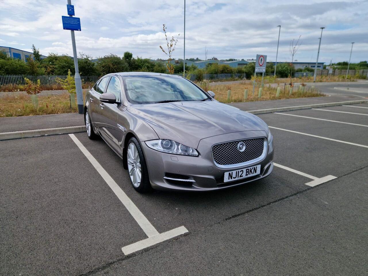 Jaguar XJ