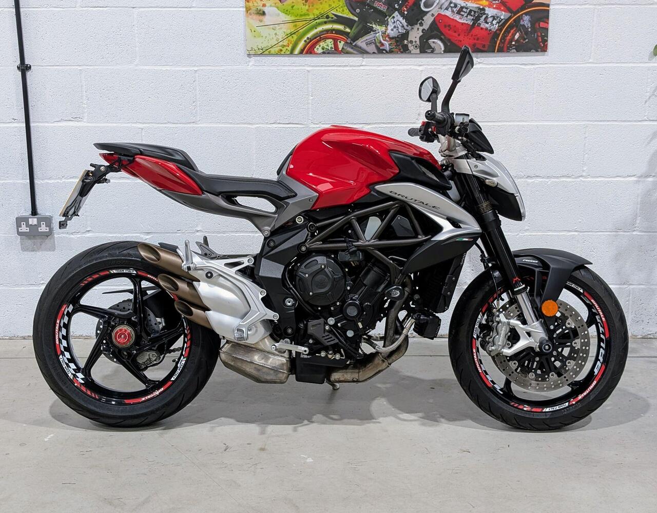2016 MV Agusta Brutale 800