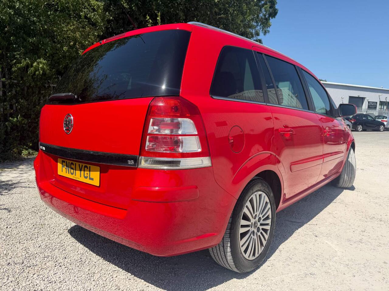 Vauxhall Zafira 2011 photo 3