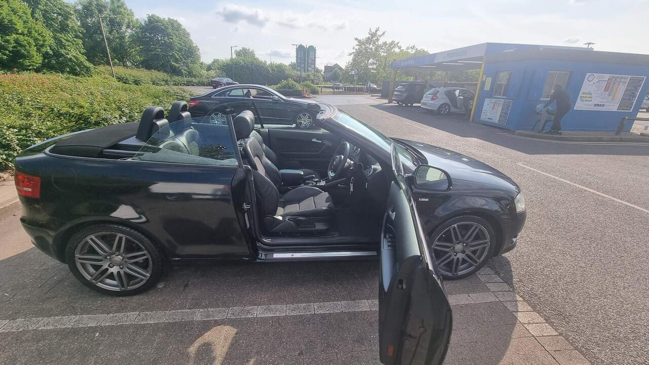 Audi A3 Cabriolet 2009 photo 2