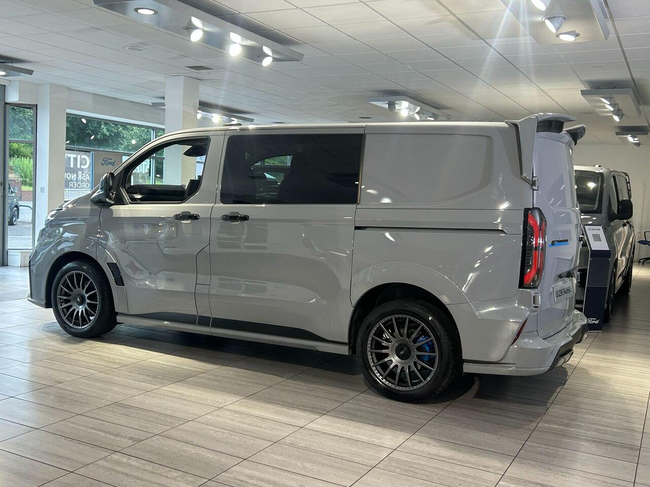 Ford E-Transit Custom photo 4