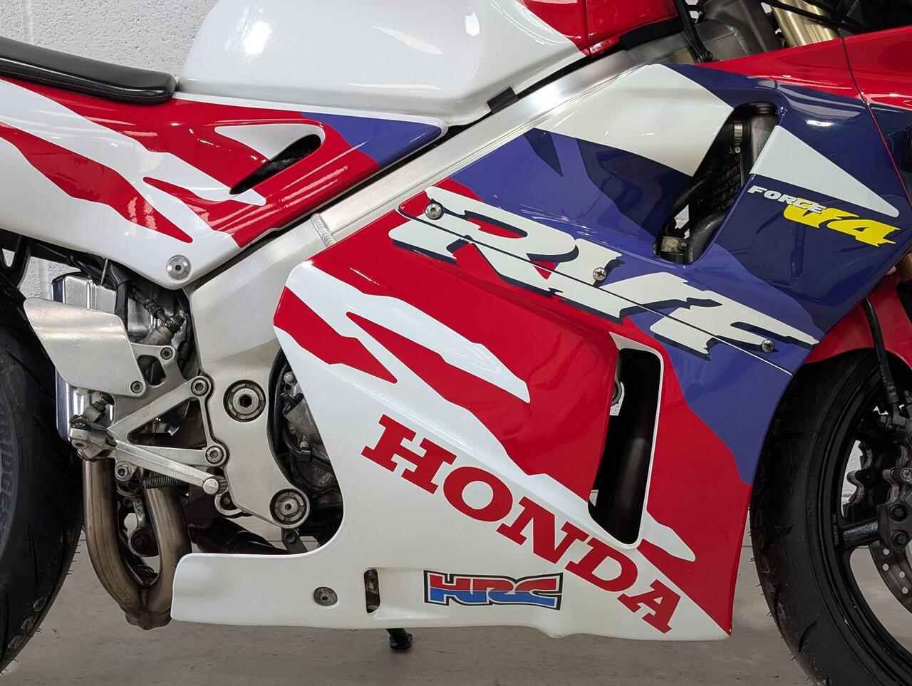 1995 Honda RVF400 - Photo 11