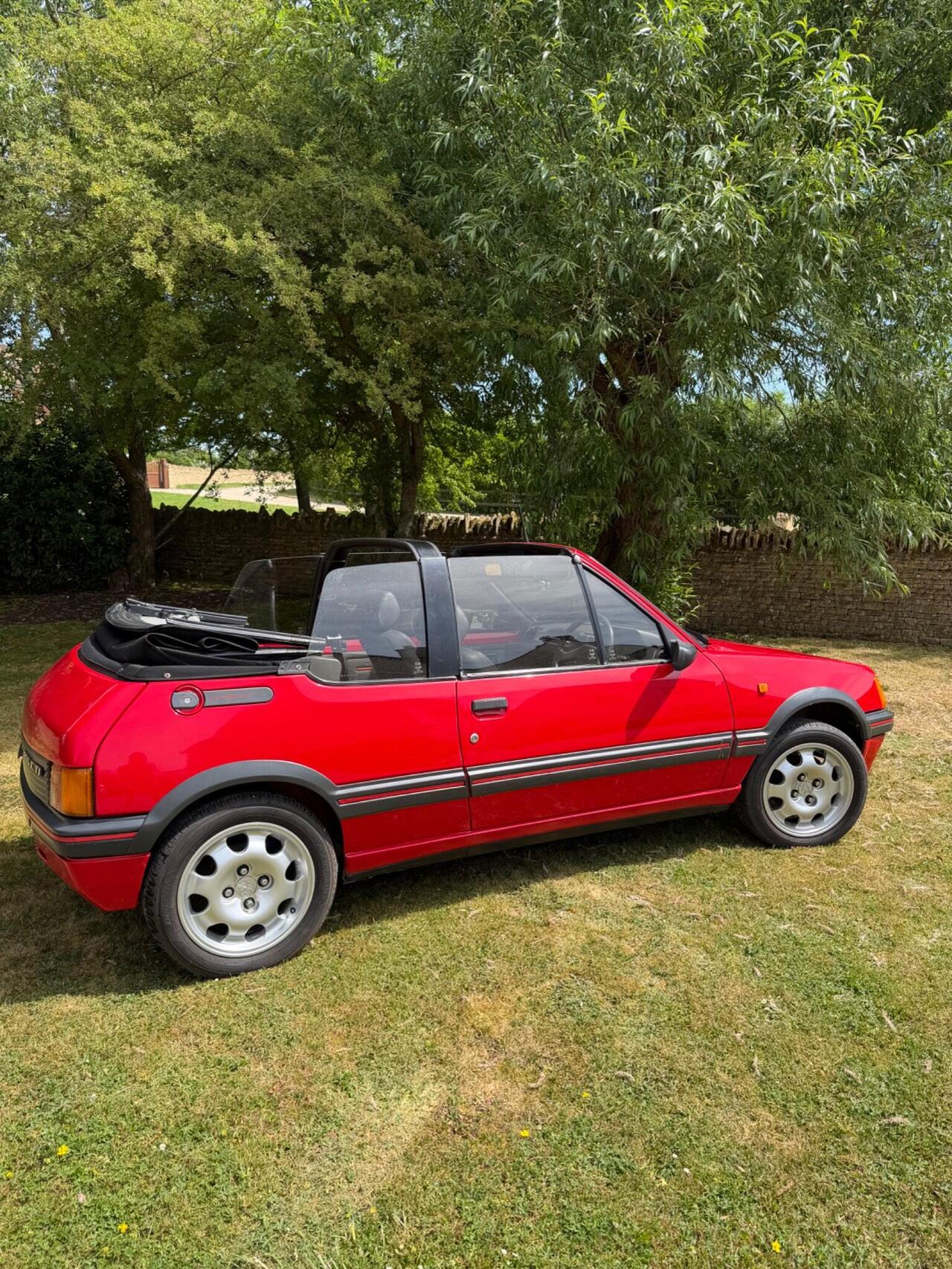 Peugeot 205 1990 photo 5