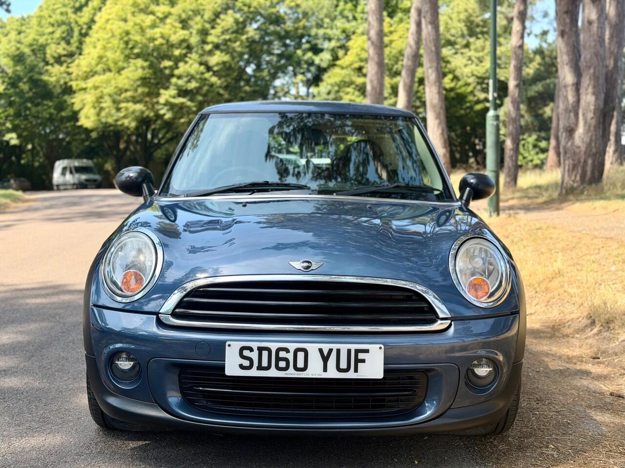 Mini Hatch 2010 photo 3