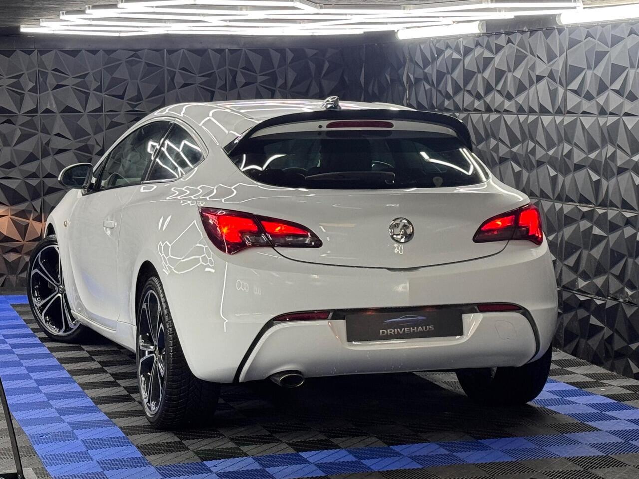 Vauxhall Astra Gtc 2016 photo 4