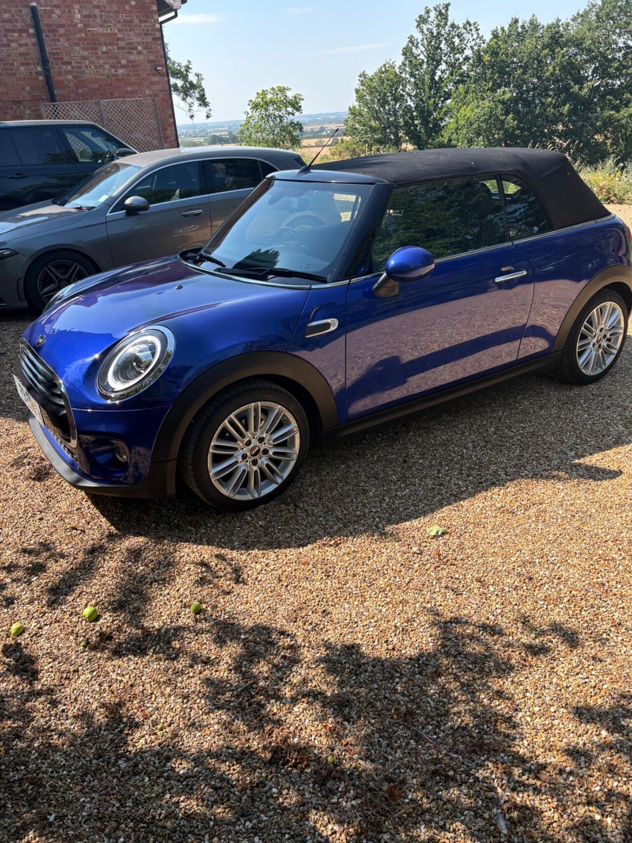 Mini Convertible 2018 photo 2