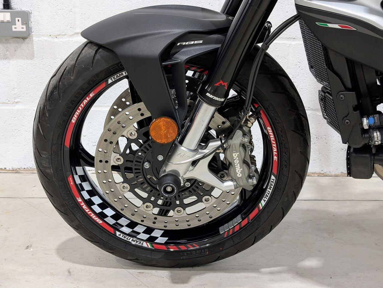 2016 MV Agusta Brutale 800 - Photo 23