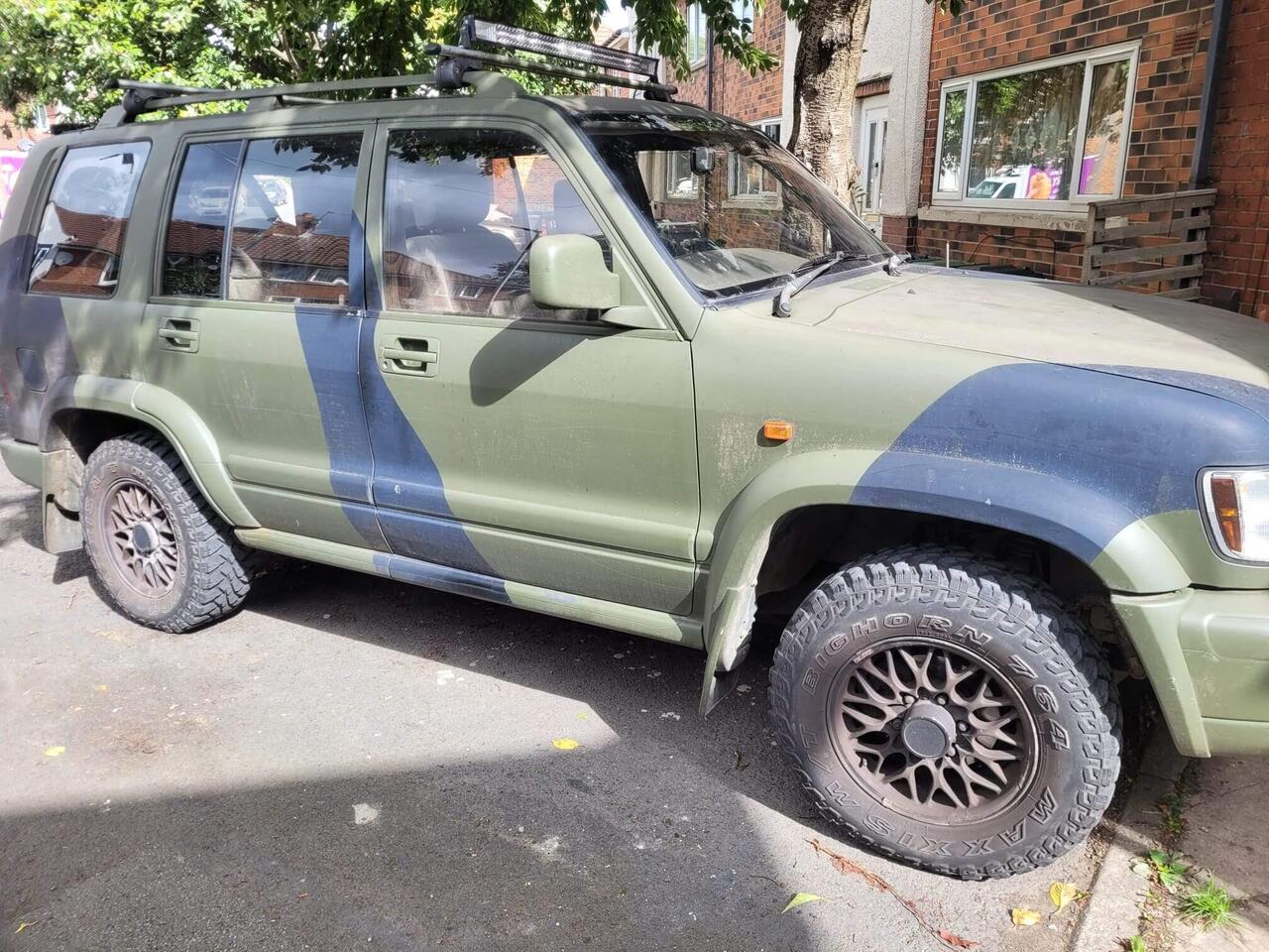 Isuzu Trooper 1999 photo 2