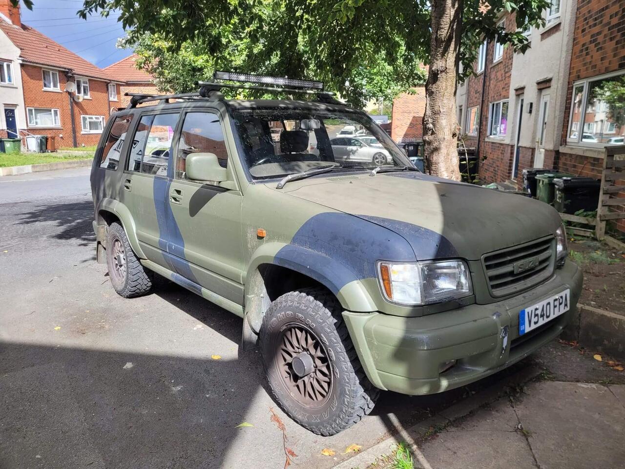 Isuzu Trooper 1999 photo 3