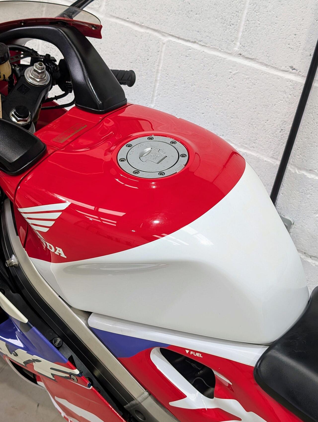 1995 Honda RVF400 - Photo 18