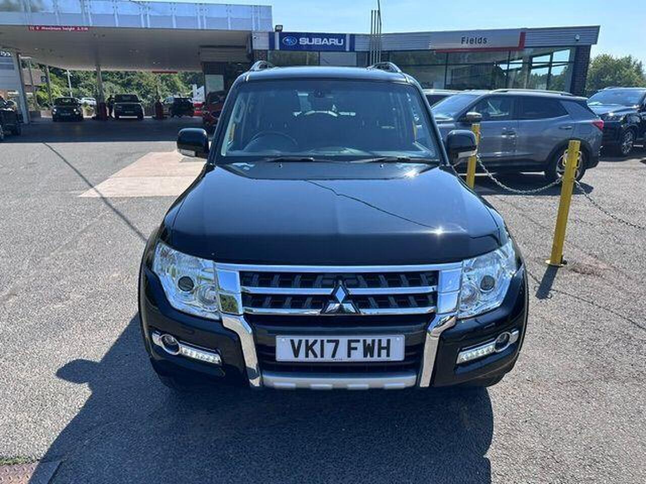 Mitsubishi Shogun 2017 photo 2
