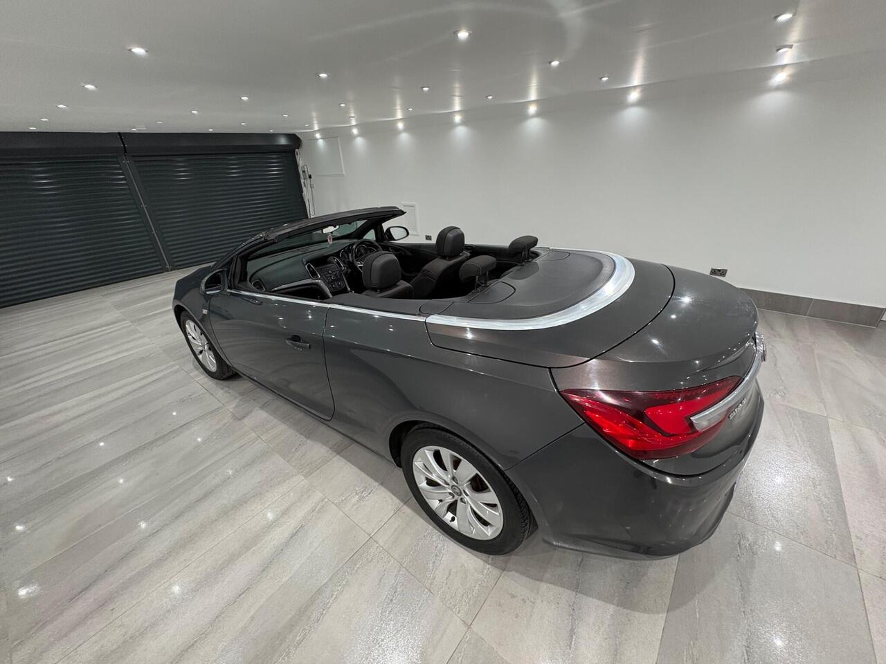 Vauxhall Cascada 2014 photo 4