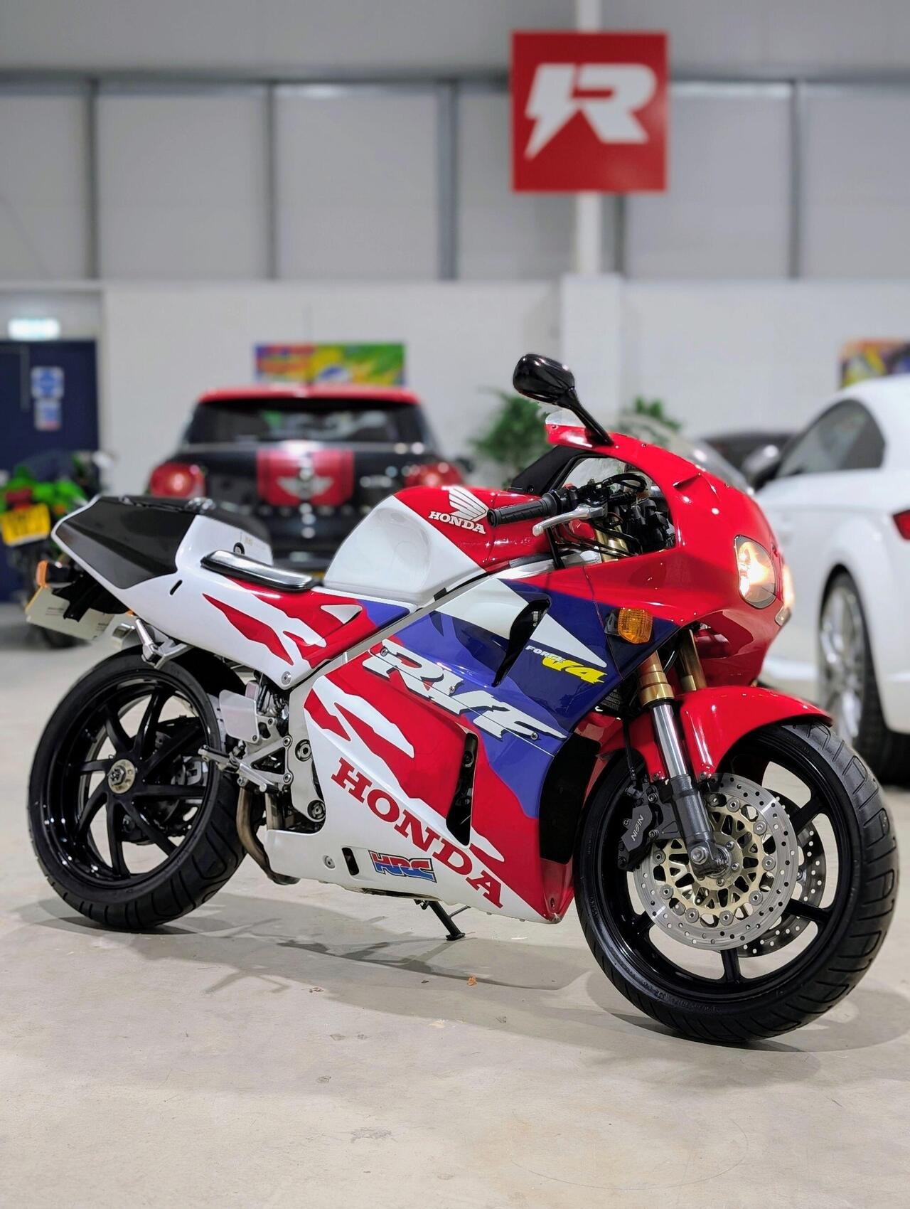 1995 Honda RVF400 - Photo 2