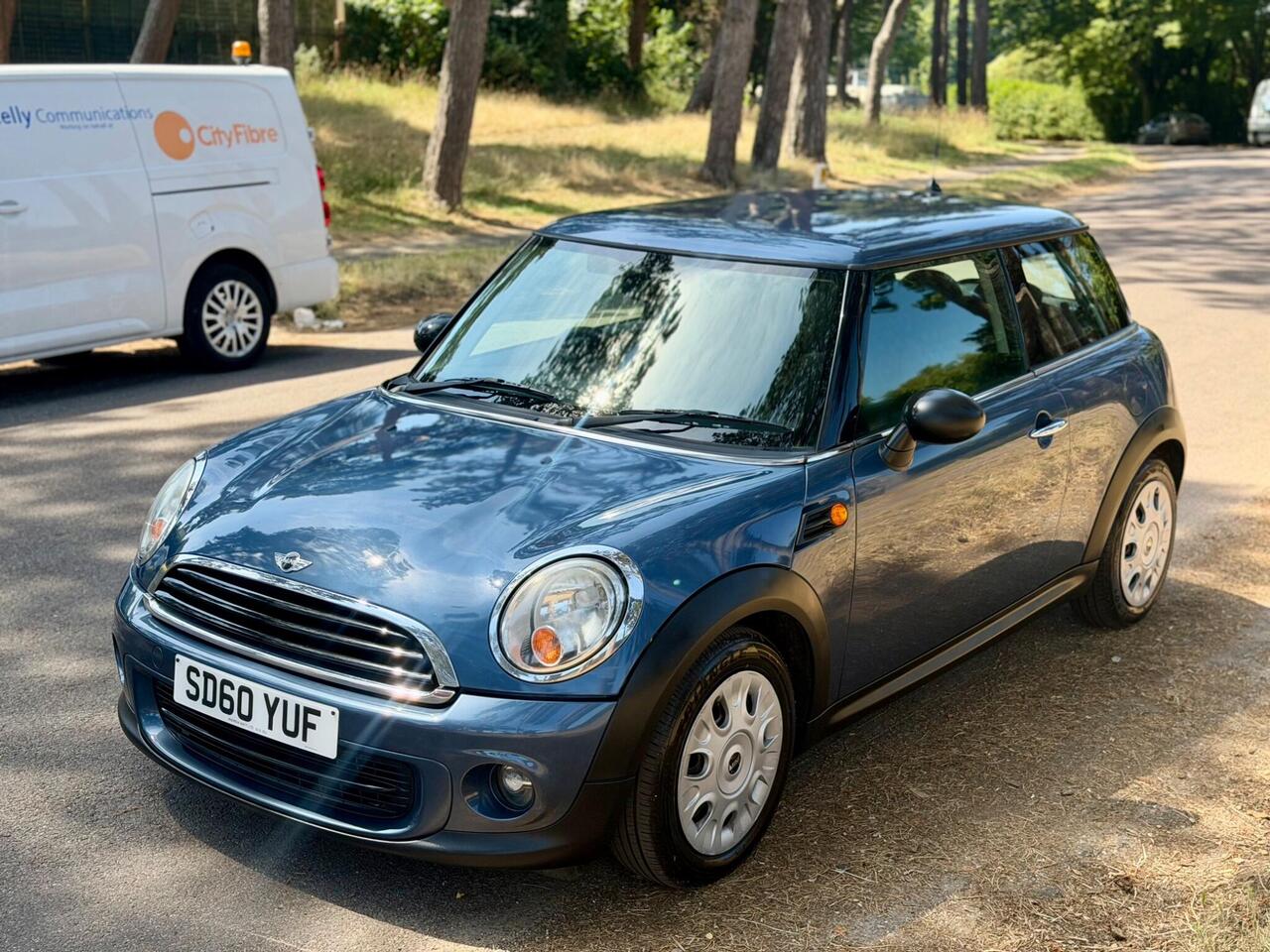 Mini Hatch 2010 photo 5